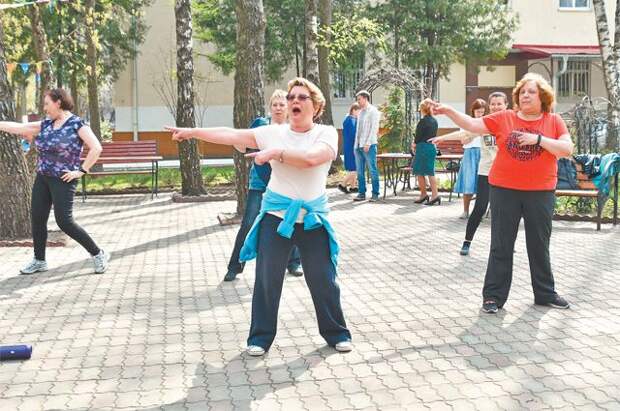Танцуют все! В ТЦСО «Фили-Давыдково» открыты 84 группы для тех, кому за 55