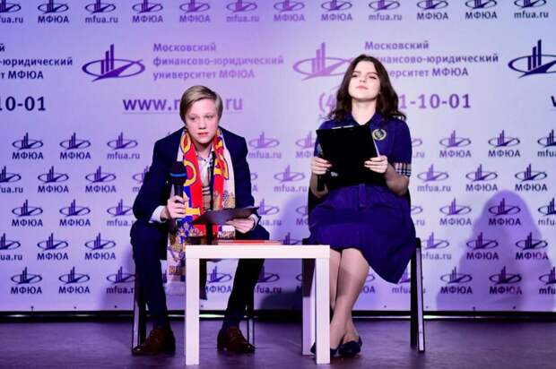 Во время выступления / Фото из архива команды «И всё-таки школьники»