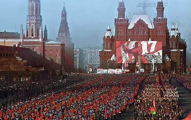 Почему россияне хотят «назад в СССР»?