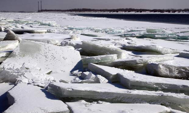 Подвижки льда на Северной Двине начались в 149 километрах от Архангельска