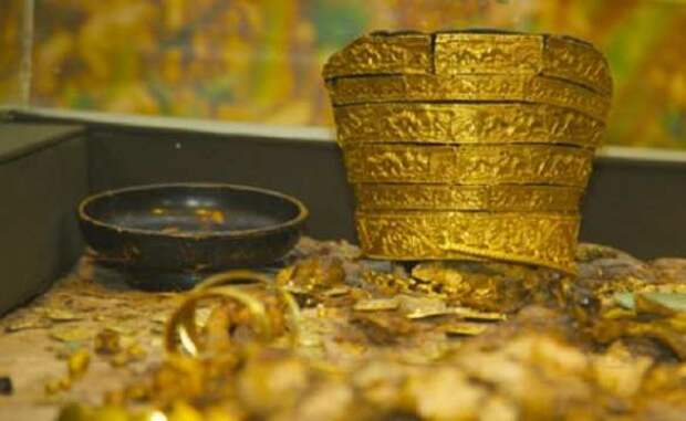 Осталась неделя: скифское золото уходит в руки Киева | Русская весна