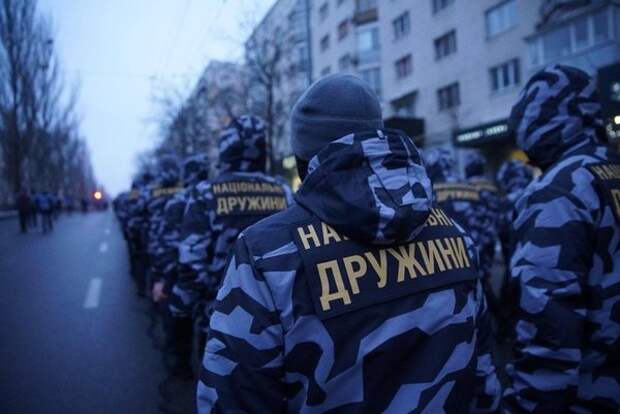 Порошенко продолжает узурпировать власть, неизвестные люди ворвались в офис националистической партии «Нацкорпус».