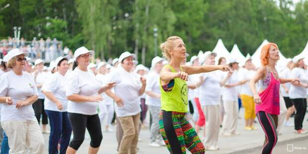 В Ленинградском парке стартовали занятия по дыхательной гимнастике для пенсионеров