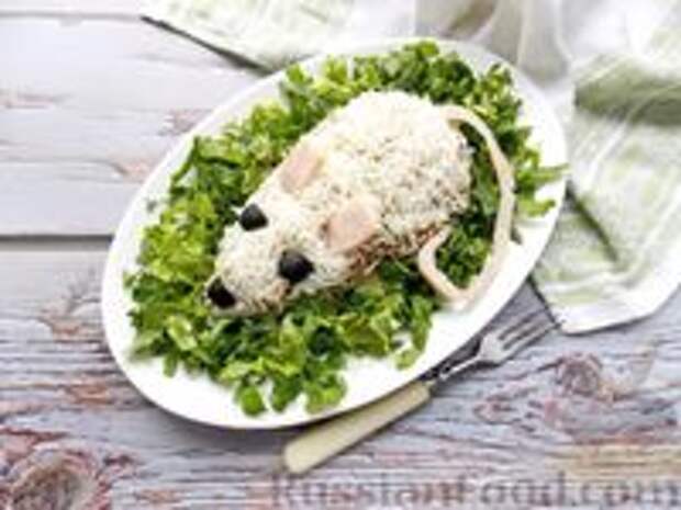Фото к рецепту: Мясной салат "Крыска" с языком и ветчиной