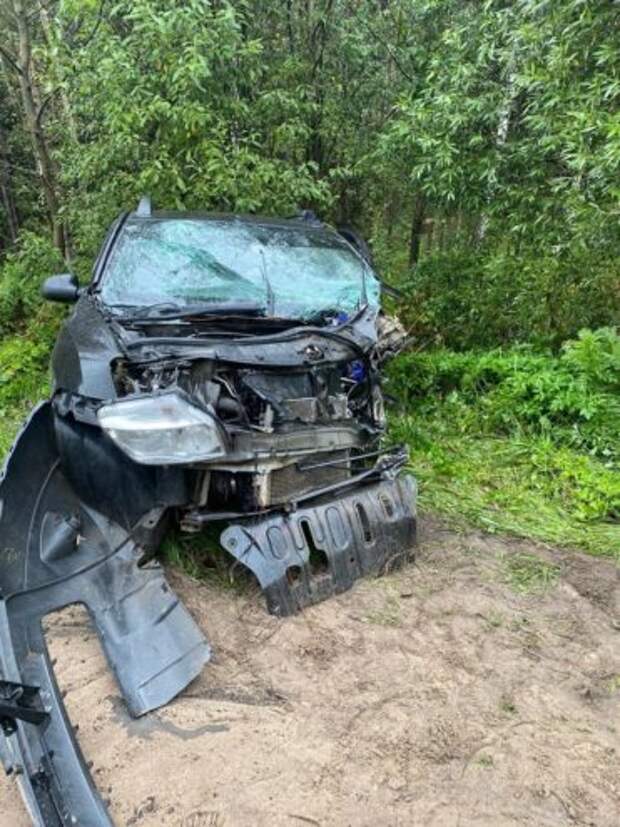 Две иномарки столкнулись под Тверью: один погибший, два пострадавших