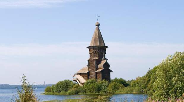 Успенская церковь в Кондопоге (Карелия). 1774 г. Один из лучших памятников «шатрового стиля»