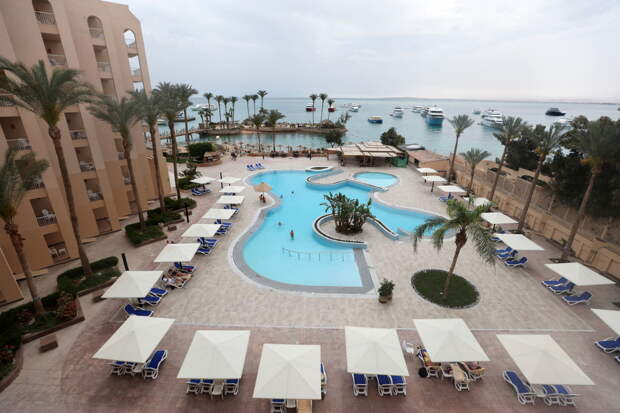 Россиянам назвали самое доступное по цене пляжное направление на 8 Марта