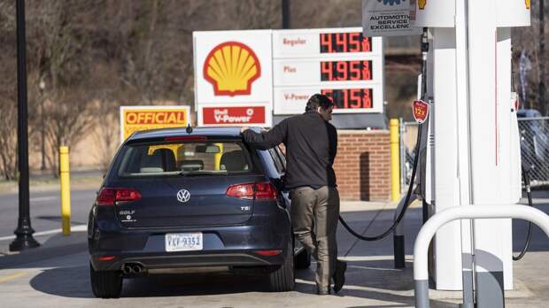 Политолог Брутер: резервы топлива не помогут США остановить рост цен на бензин