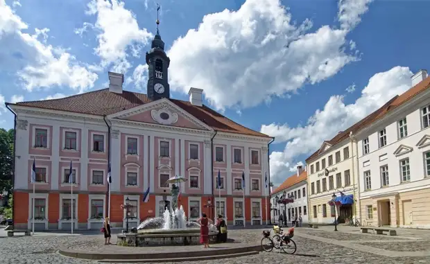 Митинг против русофобии прошел у здания консульства Эстонии в Петербурге
