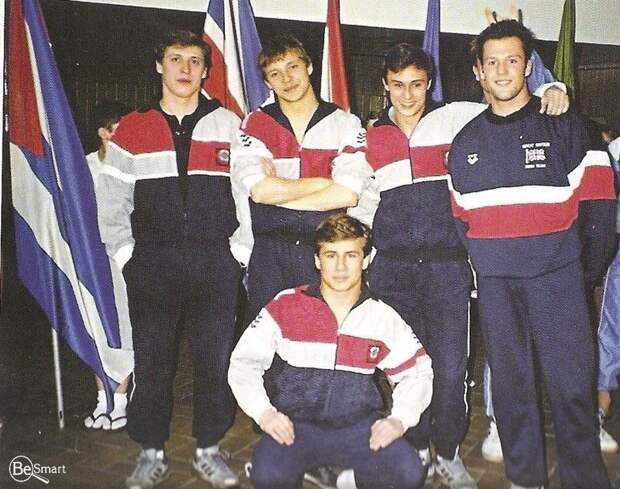 Прыгун из сборной Великобритании Джейсон Стэтхэм с советскими спортсменами, 1990 год голливуд, кино, фото