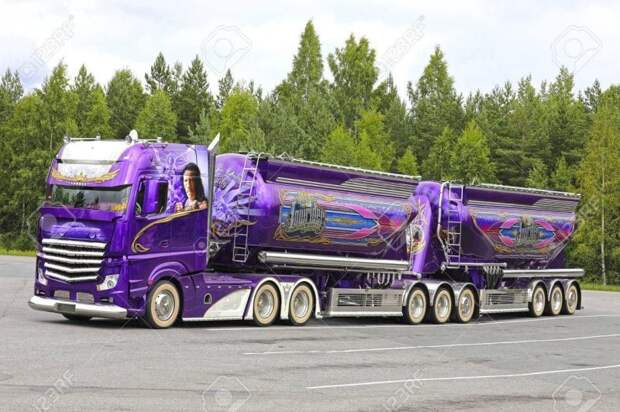 Тюнингованный Mercedes-Benz Actros „Lowrider“, который продолжает перевозить грузы mercedes, авто, автомобили, автотюнинг, грузовик, тюнинг, тягач, фура