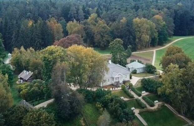 Пушкинский музей-заповедник «Михайловское» представил в Индии две выставки