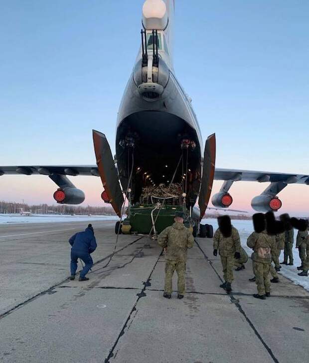Подготовка российского десанта в конце февраля Подготовка российского десанта в конце февраля