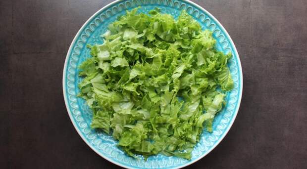 Зеленый салат с тунцом. Шаг 1