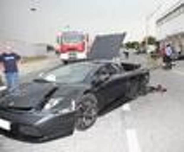Авария в Италии: Lamborghini уничтожил мотоцентр