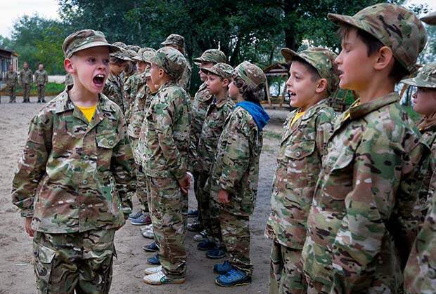 Бандеризация украинской молодежи продолжается. Даниил Безсонов