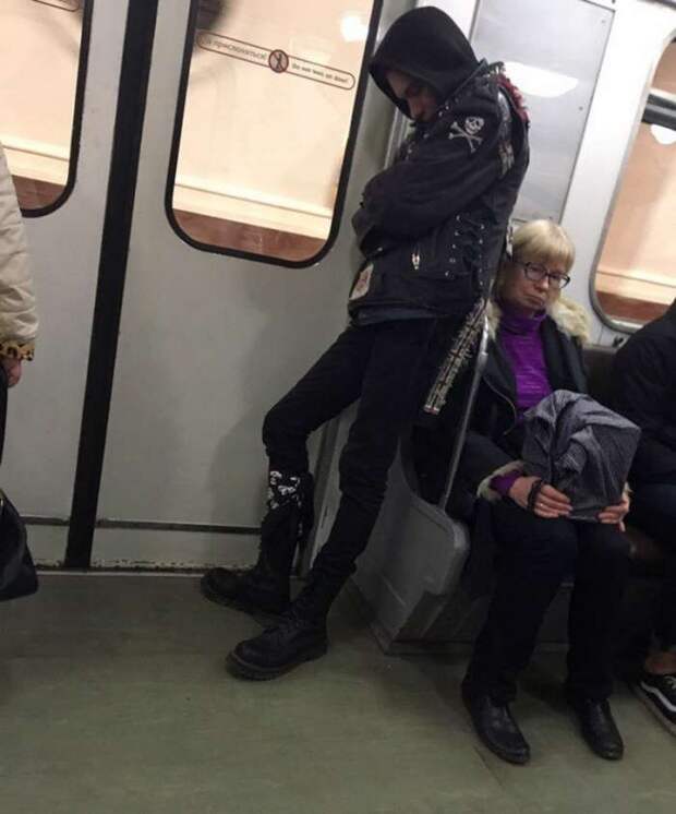 Фото: Смех до слез: модные чудаки из метро, которые рассмешат на весь день 