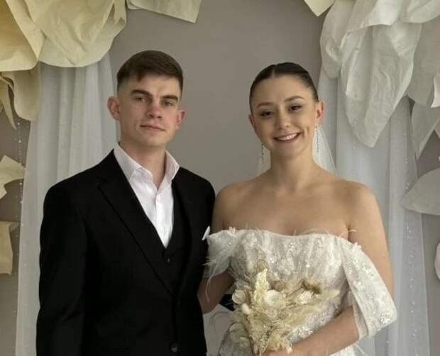 Курсант десантного училища и студентка РГУ сыграли свадьбу в Рязани