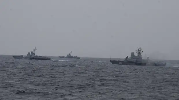 Военнослужащие ЧФ отразили в ходе учений нападение условных диверсантов на склад боеприпасов