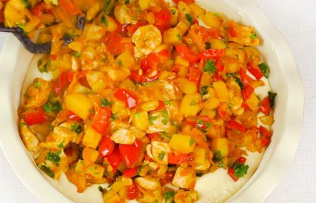 Пирог с курицей и овощами