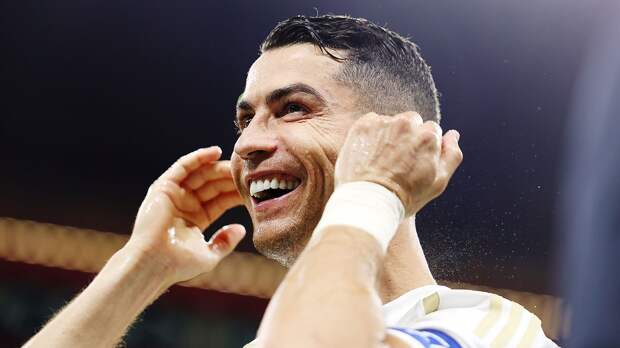 Джокович: «Получить награду из рук Роналду — исполнение мечты. Уверен, он дойдет до отметки в тысячу голов»