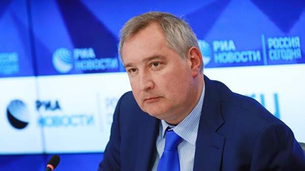 Генеральный директор госкорпорации Роскосмос Дмитрий Рогозин на пресс-конференции на тему: Фундаментальная наука в космосе в пресс-центре МИА Россия сегодня Генеральный директор госкорпорации Роскосмос Дмитрий Рогозин на пресс-конференции на тему: Фундаментальная наука в космосе в пресс-центре МИА Россия сегодня