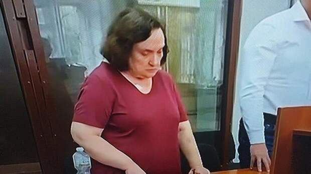 По делу бывшей судьи Елены Золотаревой изъяли золотые и серебренные слитки, драгоценности и дорогие часы