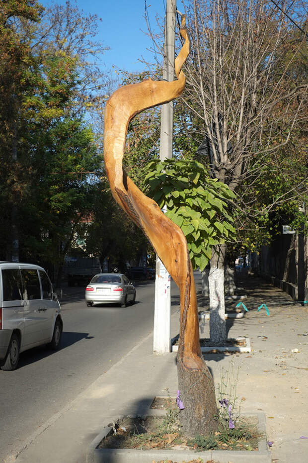 derevyanniestatui 9 Деревянные скульптуры в Симферополе