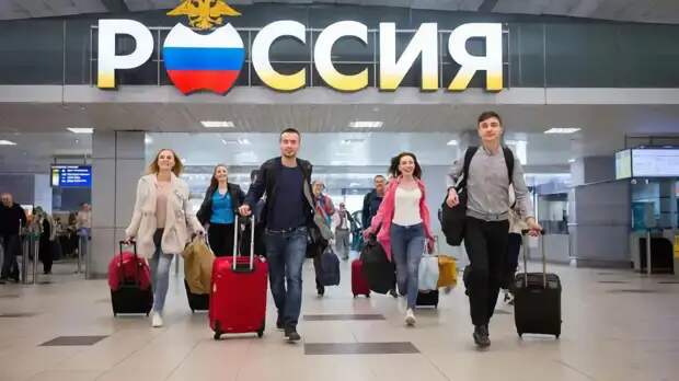 «Отобрали всё – и на улицу»: Хазин рассказал о беде российских учёных, сбежавших за большим деньгами