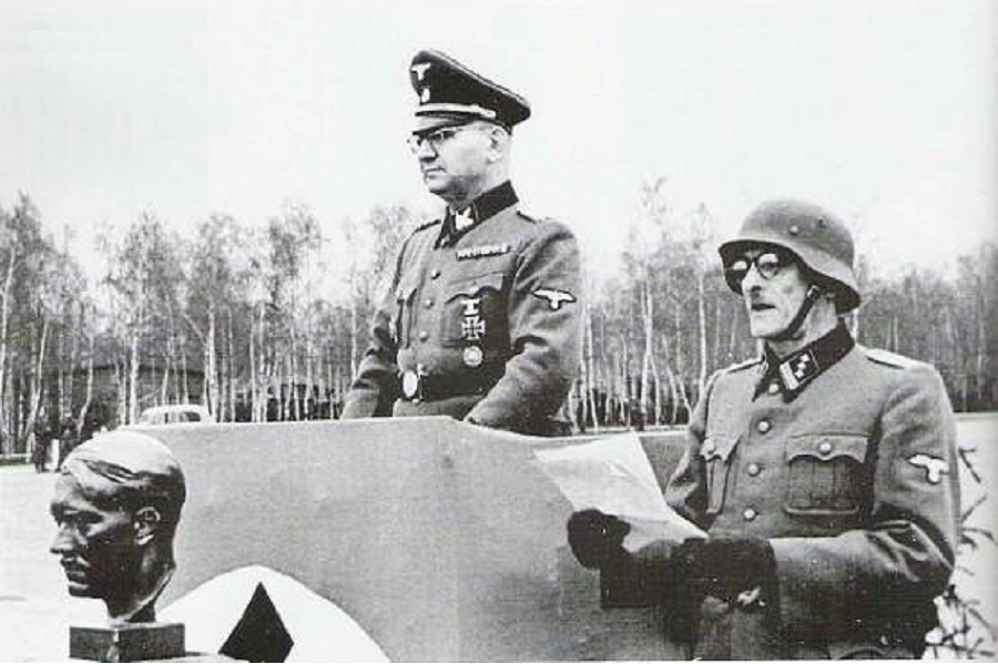 Памятники Ленину Украина вовсю замещает памятниками SS-овцам