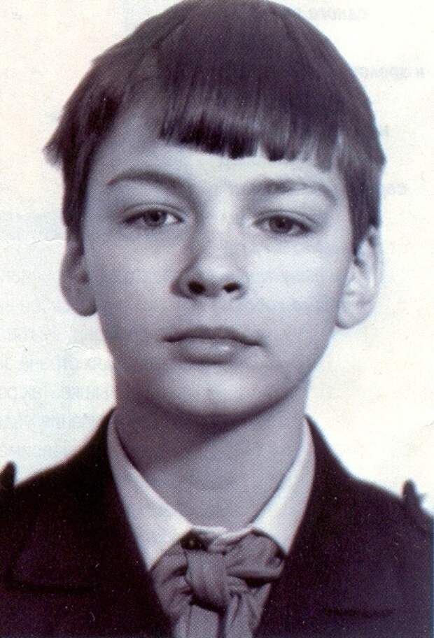 Зачем она такая нужна этому красавцу?». Даниил Страхов впервые за 20 лет Показал всем свою жену Зачем она такая нужна этому красавцу?». Даниил Страхов впервые за 20 лет Показал всем свою жену