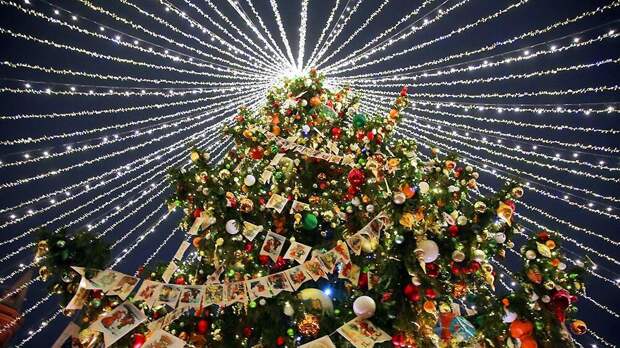 Газета «Культура» поздравляет вас с Новым годом и Рождеством Христовым!