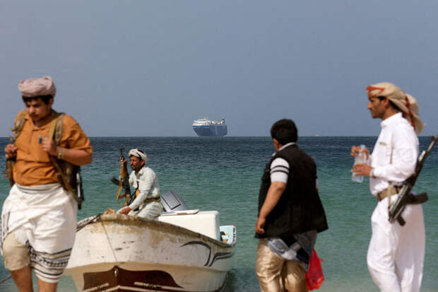 Хуситы подтвердили атаку на два корабля ВВС США в Аденском заливе