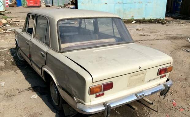 Автомобили, которые нашли во время сноса московских гаражей barn find, авто, автомир, автомобили, гараж, находка, олдтаймер, ретро авто