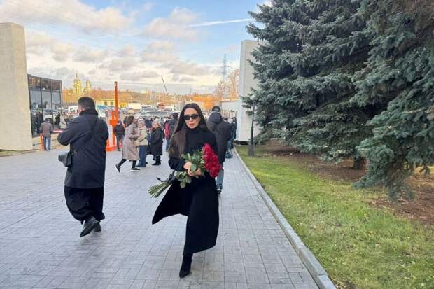 Зара: «Дядя Юра убеждал, что все хорошо» – переживания о вдове Николаева