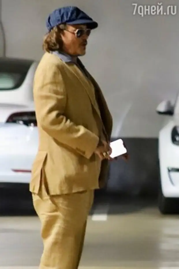 Не выдержал стресса: вид располневшего Деппа ужаснул фанатов