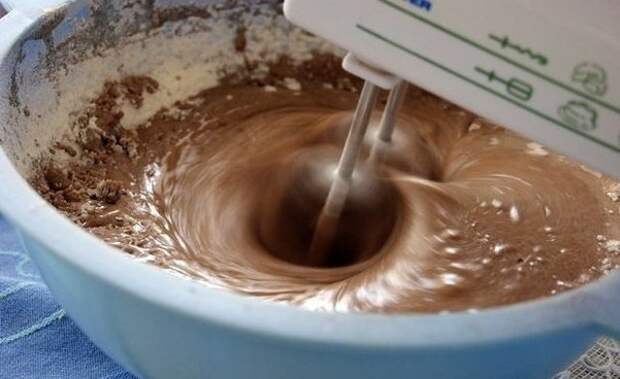 Фото к рецепту: Шоколадный бисквит