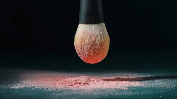 Белое золото визажистов: чем транспарентная пудра лучше цветной