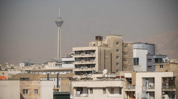 "Спускают страну под откос по знакомой методичке": В Иране продолжаются протесты из-за цен на бензин