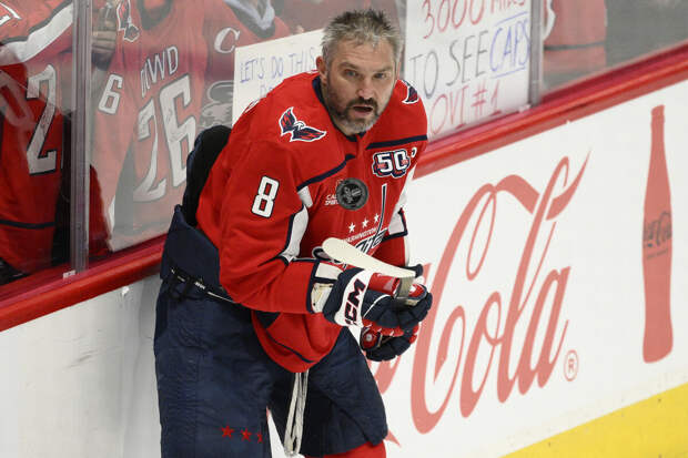 Овечкин об уходе из "Вашингтона" Карлсона: это печальный день