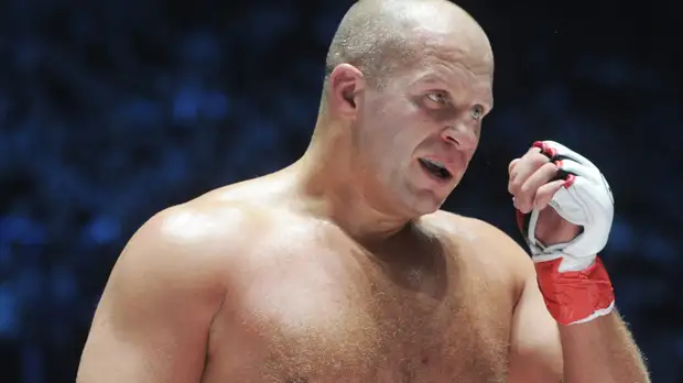 За 15 секунд до гонга: Фёдор Емельяненко нокаутировал Чейла Соннена и вышел в финал Гран-при Bellator