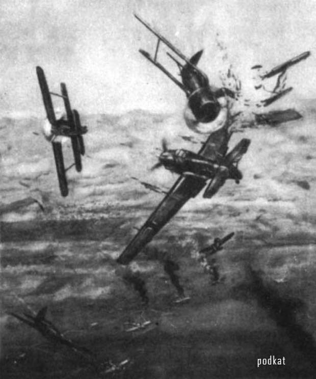 Таран вов. Воздушный Таран в годы Великой Отечественной войны. Воздушный бой 1941 Таран. Летчик первый совершил воздушный Таран Великой Отечественной войны. Самолет на Таран 1941.