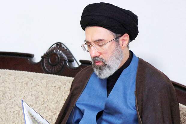 Верховный лидер Ирана Хаменеи потребовал убрать базы США на Ближнем Востоке