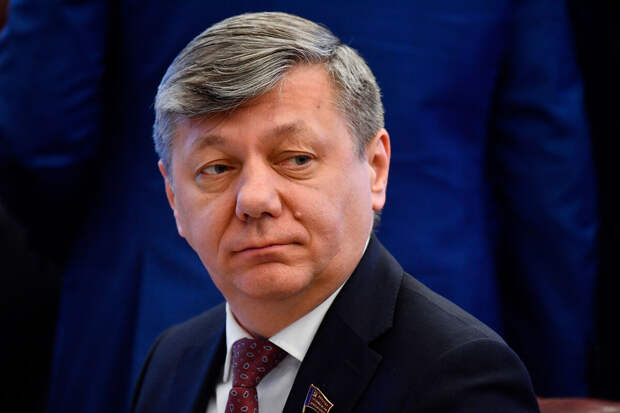 Депутат Новиков: у Евросоюза нет конкретных схем возврата денег, выделенных Киеву