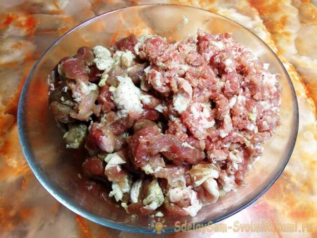 Простой рецепт вкусной домашней колбасы
