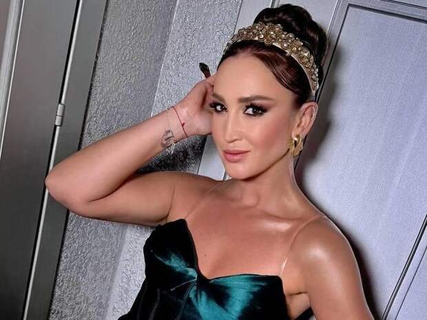 Бузова в депрессии, Машера беременна, Погребняк защищает Седокову: соцсети звезд