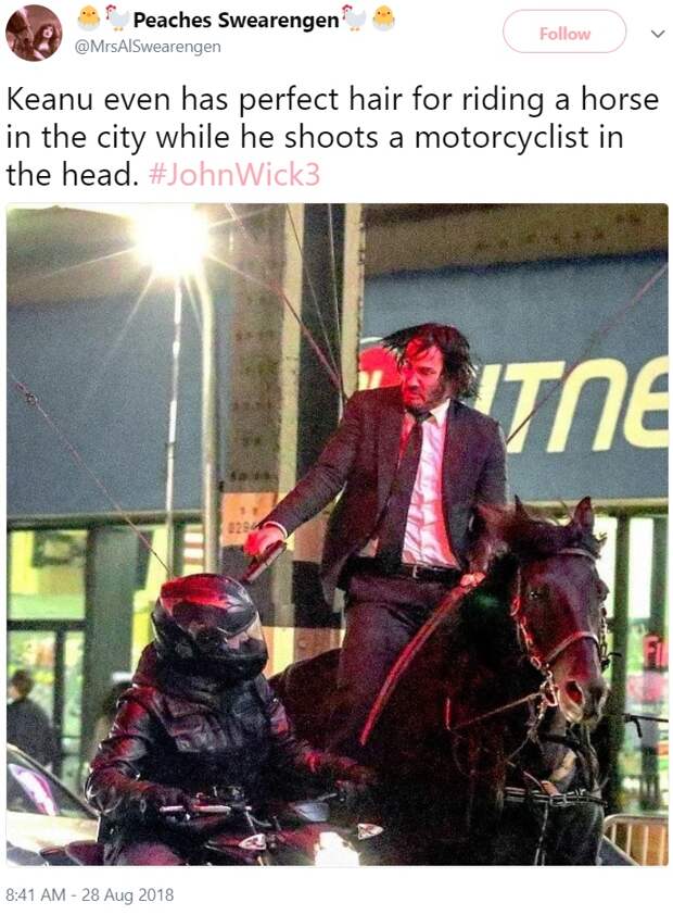 Киану на коне