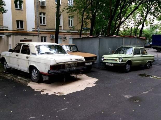 Автомобили, которые нашли во время сноса московских гаражей barn find, авто, автомир, автомобили, гараж, находка, олдтаймер, ретро авто