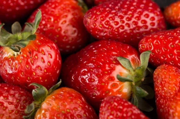 Эксперты назвали 8 фруктов и ягод, которые обязательно нужно есть весной