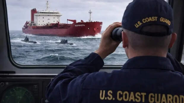 Что МИД сообщил о русских на борту захваченного танкера, требование к США: новое о происшествии